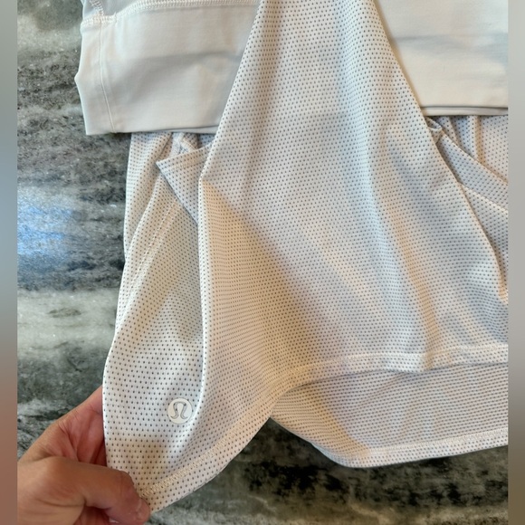 Lululemon Pushing Limits Tank Top Size 6 - Picture 4 of 6